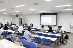 埼玉県さいたま市浦和区で、5月19日（土）、発達障害など、発達が気になる生徒のための合同進路相談会が開催されました。幼児の子育てから中高生の就学や進路、成人の就労相談まで対象は幅広く、埼玉県内の支援団体や親の会などが個別に相談に応じました。