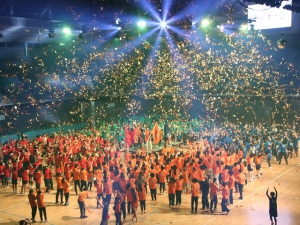 飛鳥未来高校の横浜市内2キャンパスは6月14日(火)、合同体育祭「あすかオリンピック　～ENJOY！～」をとどろきアリーナ（神奈川県川崎市）にて開催しました。