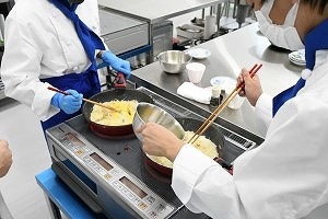 パティシエの指導による調理コース