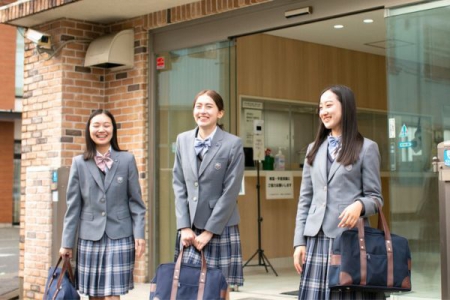 学校周辺は静かで落ち着いた雰囲気